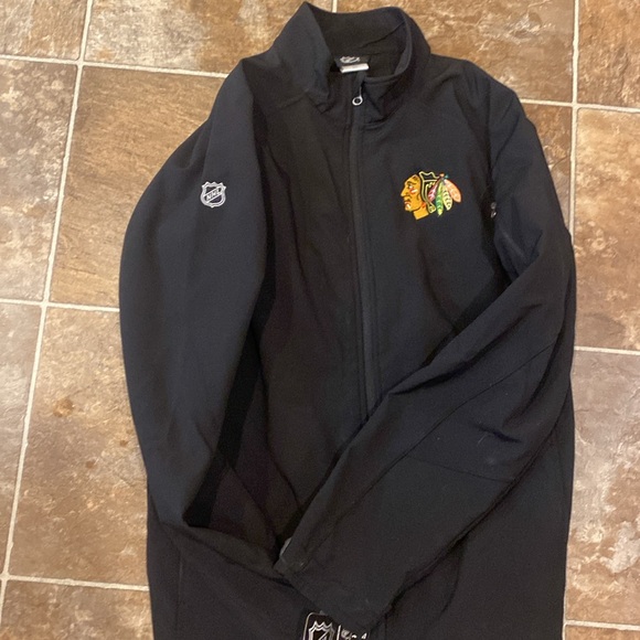 NWT ChicagoBlackhawks softshell black jacket youth18 comparable mens see chart - Picture 6 of 7